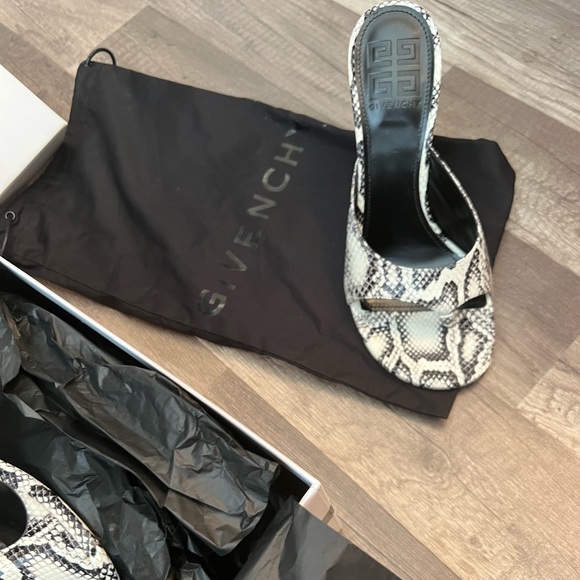 NWT Givenchy sandals - Picture 2 of 5